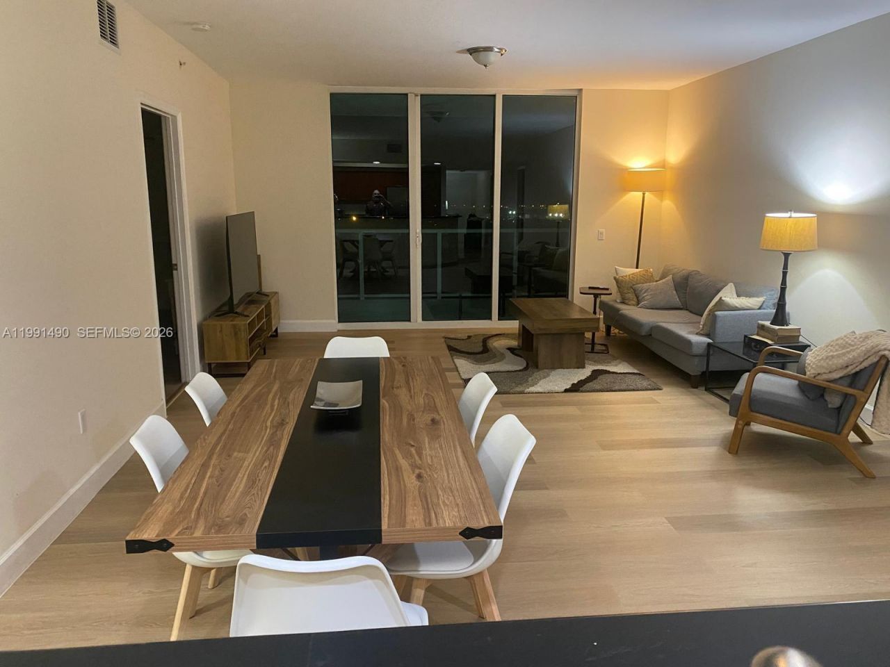 15051 Royal Oaks Ln, Unit 1705, North Miami, FL 33181 Photo