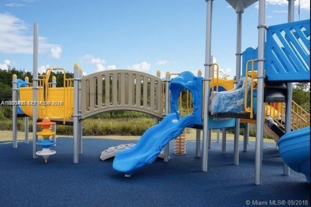 15051 Royal Oaks Ln , Unit 1705, North Miami, FL 33181 Photo