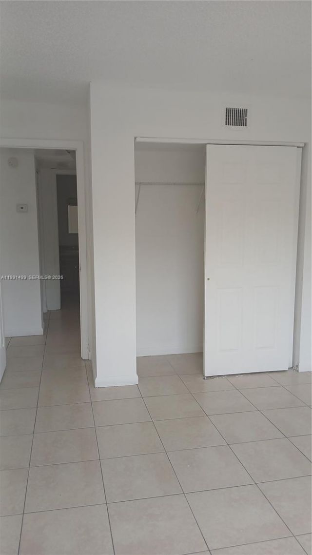 3610 NW 21st St , Unit 313, Lauderdale Lakes, FL 33311 Photo