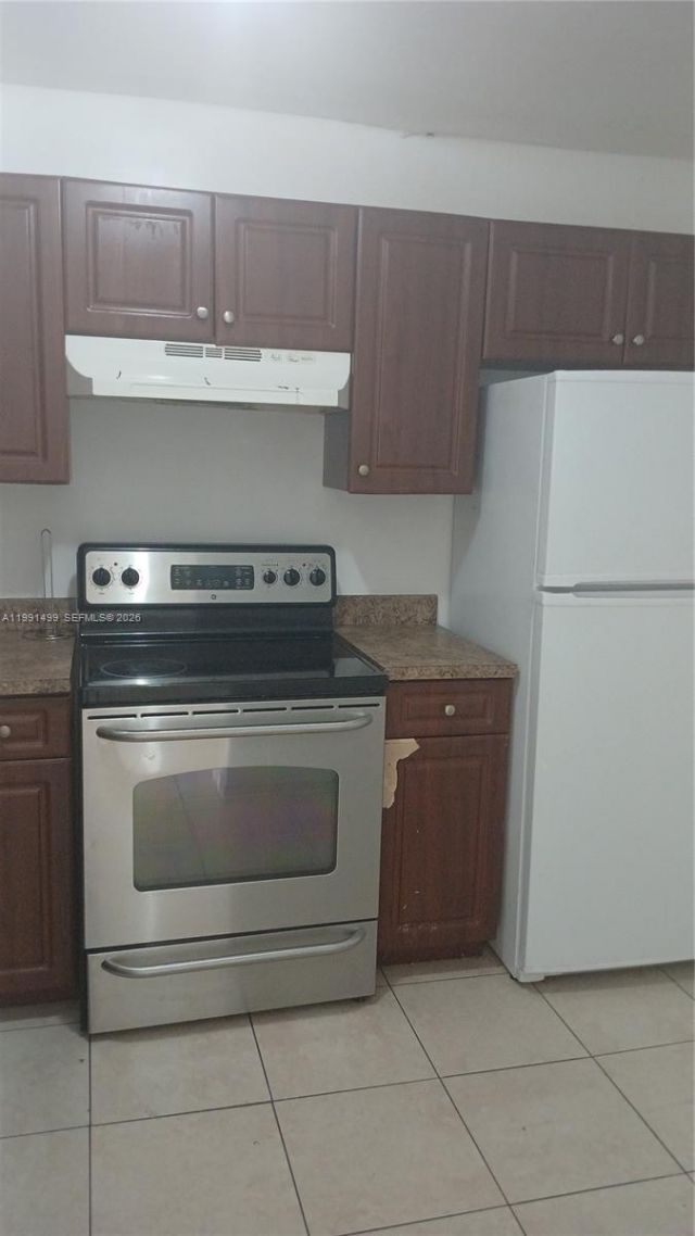 3610 NW 21st St , Unit 313, Lauderdale Lakes, FL 33311 Photo