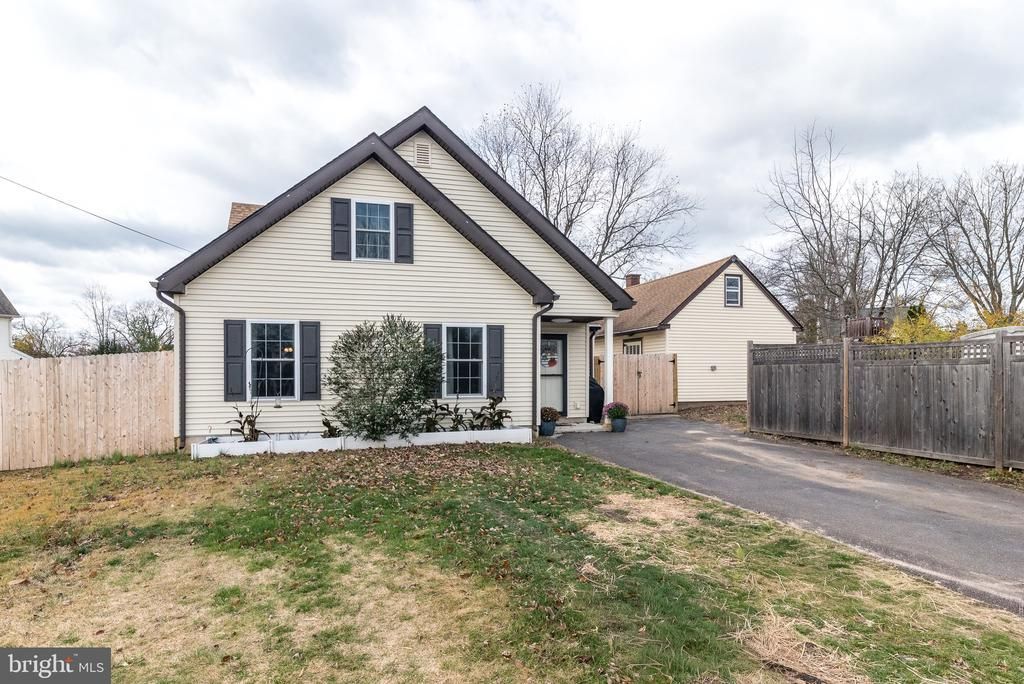 220 PENNBROOK AVENUE , LANSDALE, PA 19446