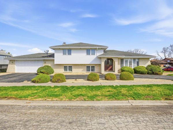 20152 Juniper Avenue, Lynwood, IL 60411