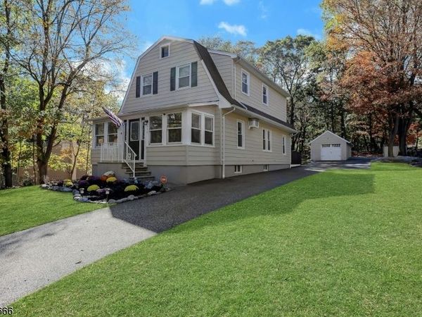 172 Yawpo Ave, Oakland, NJ 07436