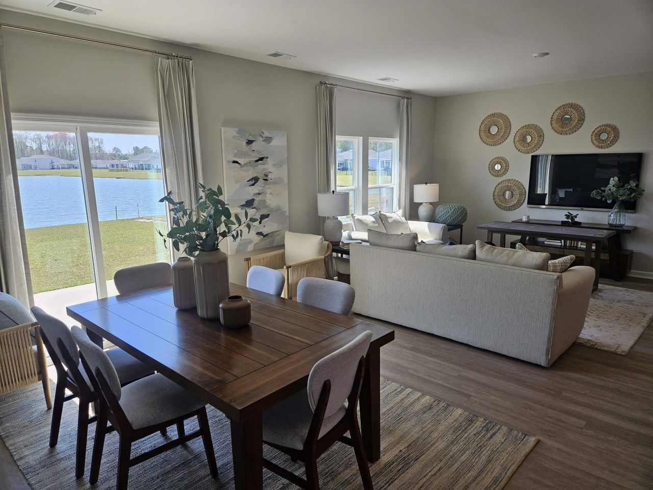 523 Havasu St. Photo 5