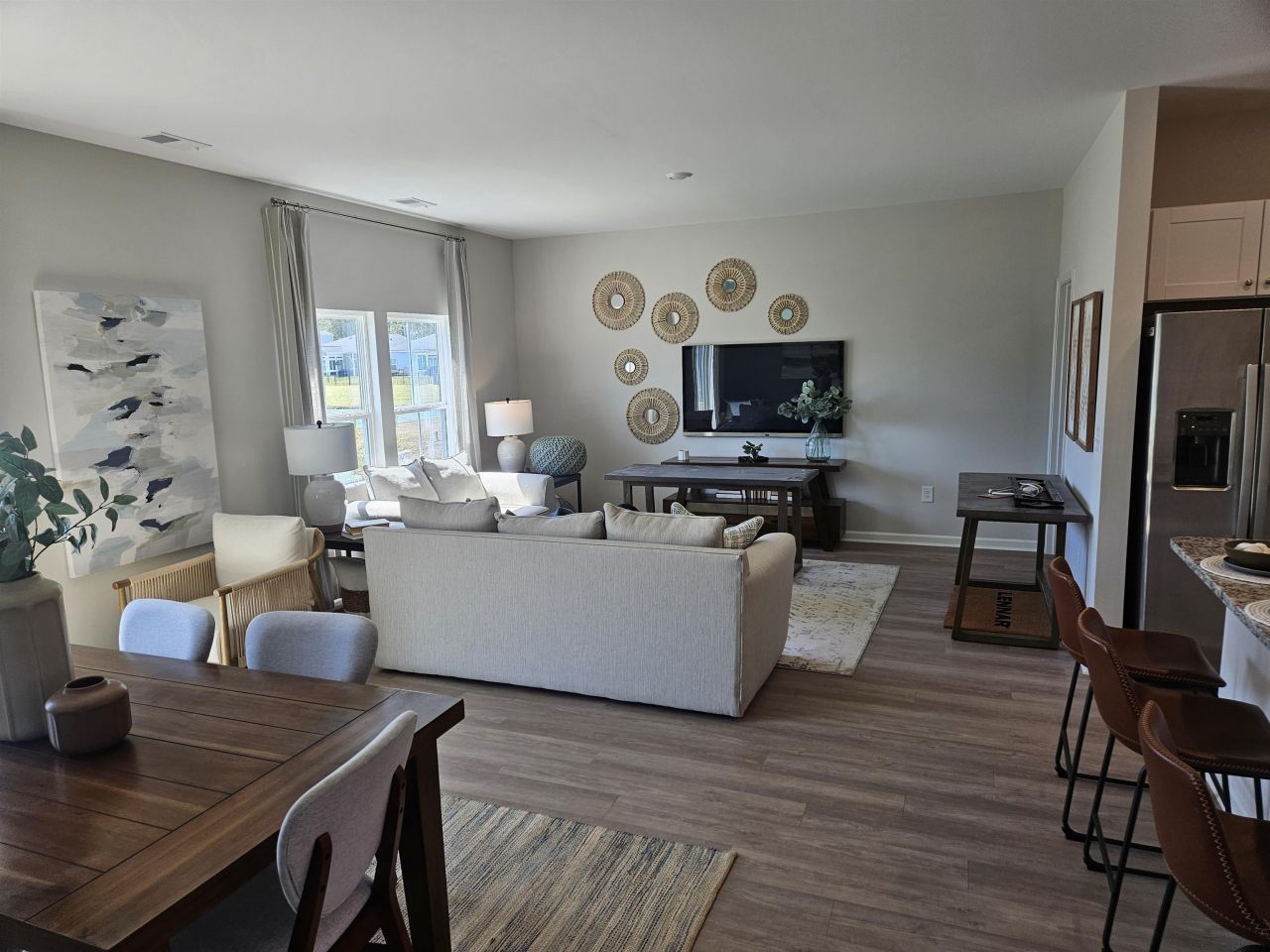 523 Havasu St. Photo 7