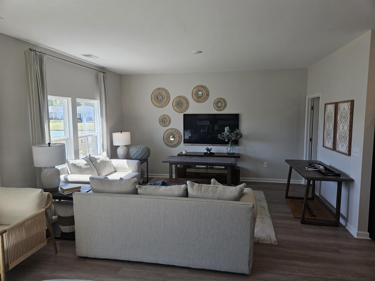 523 Havasu St. Photo 9