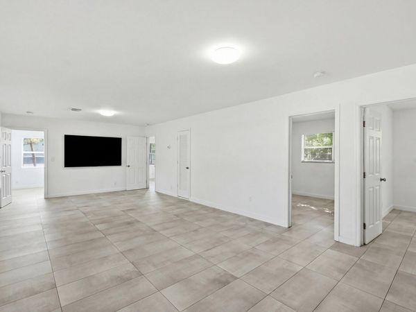 629 NE 36th Street, Oakland Park, FL 33334