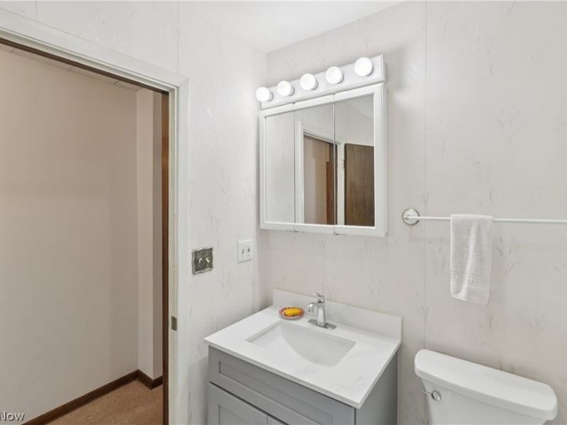 402 Yager Road, New Franklin, OH 44216 Photo 24