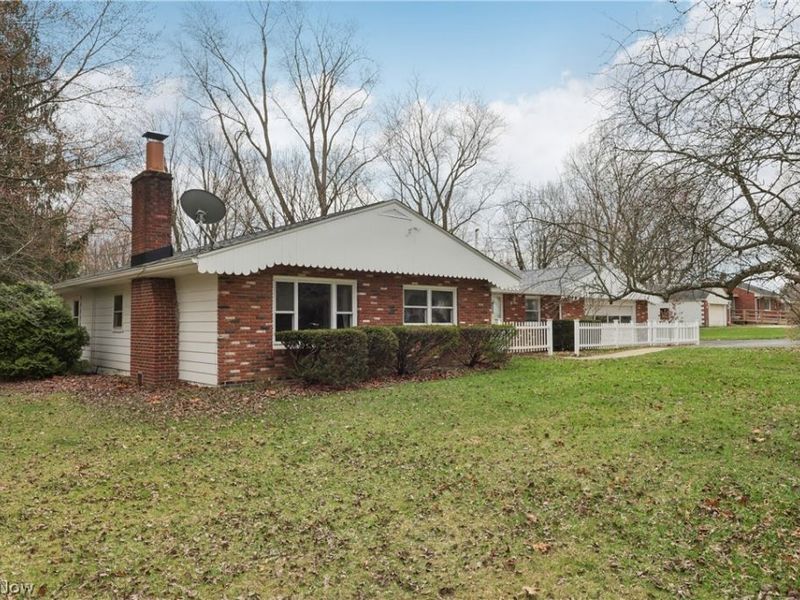 402 Yager Road, New Franklin, OH 44216 Photo 4