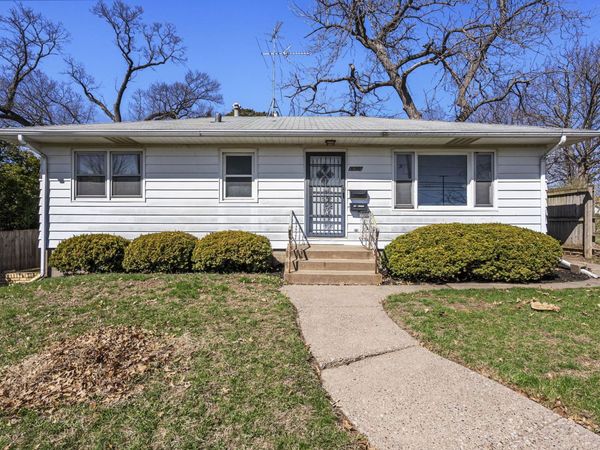 630 W Lombard Street , Davenport, IA 52803