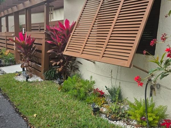 893 SW 120th Way, Davie, FL 33325