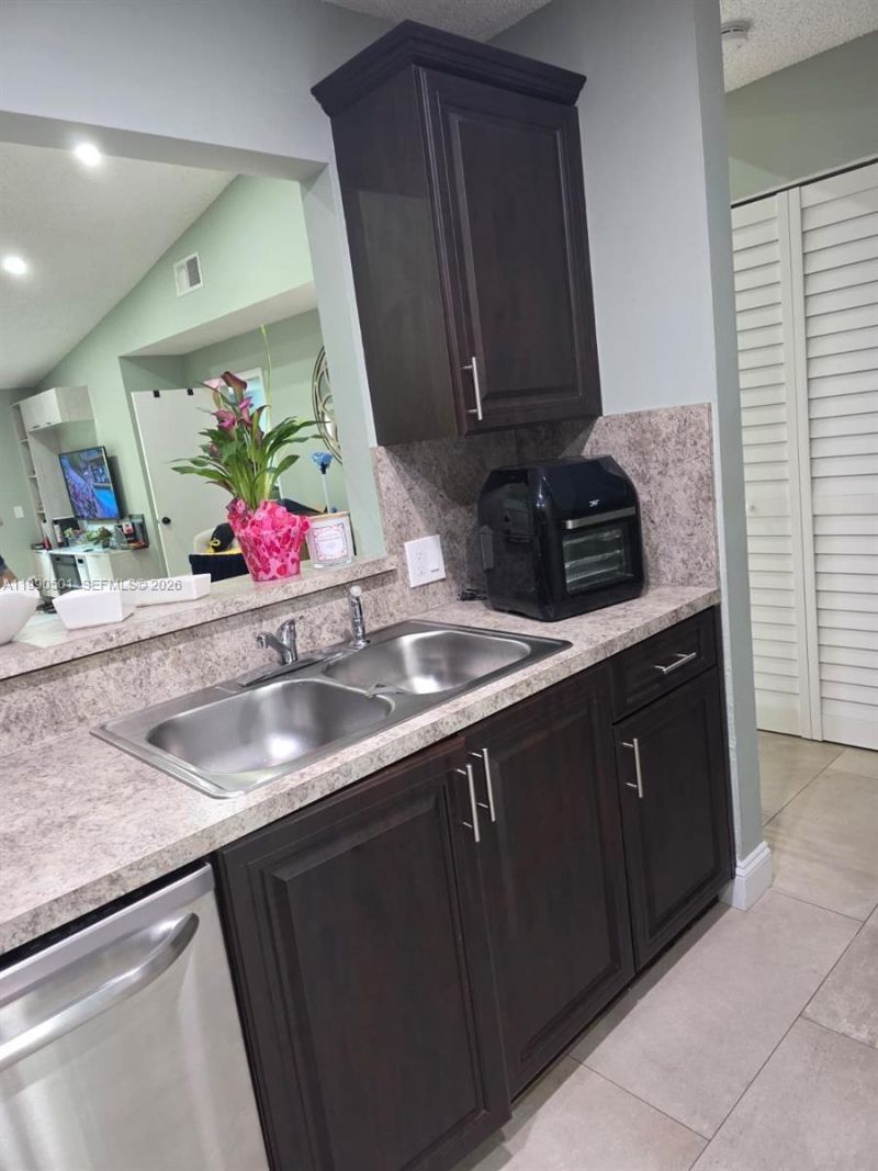 893 SW 120th Way, Davie, FL 33325 Photo