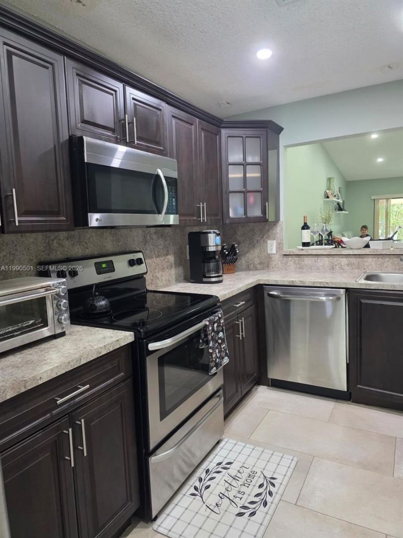 893 SW 120th Way, Davie, FL 33325 Photo