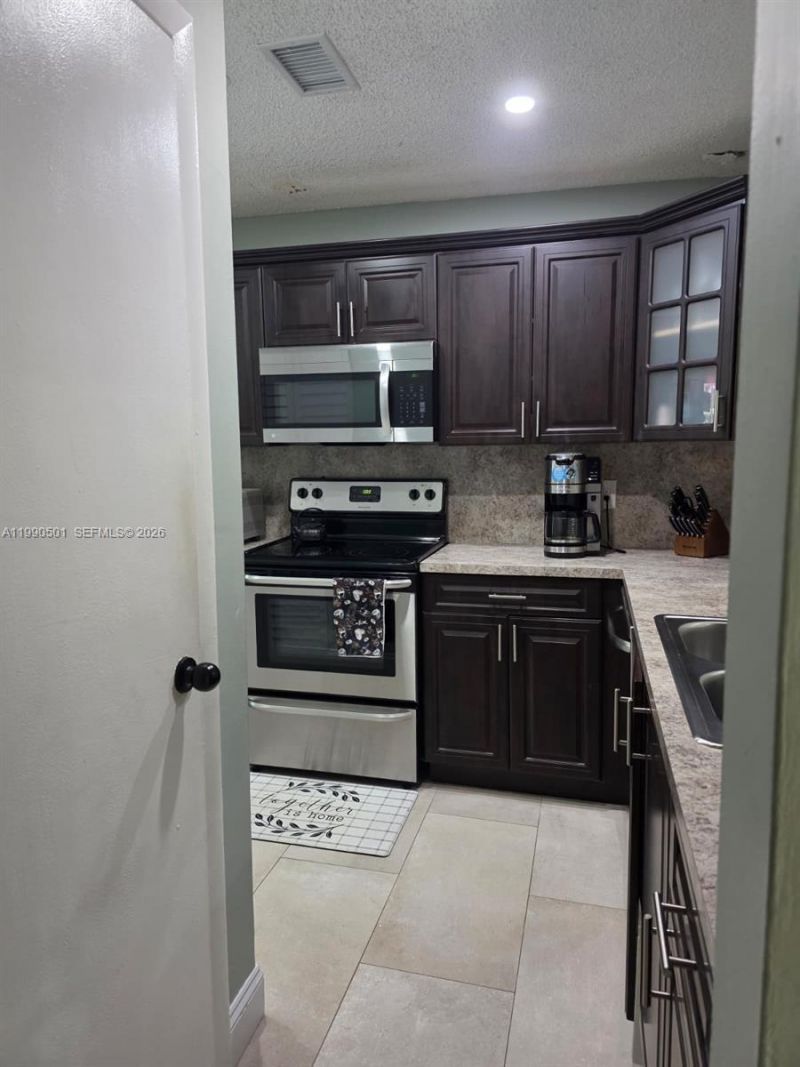 893 SW 120th Way, Davie, FL 33325 Photo