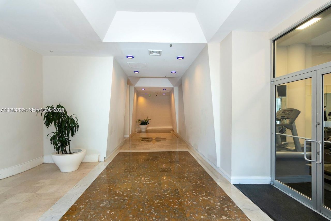 5151 Collins Ave, Unit 1035, Miami Beach, FL 33140 Photo