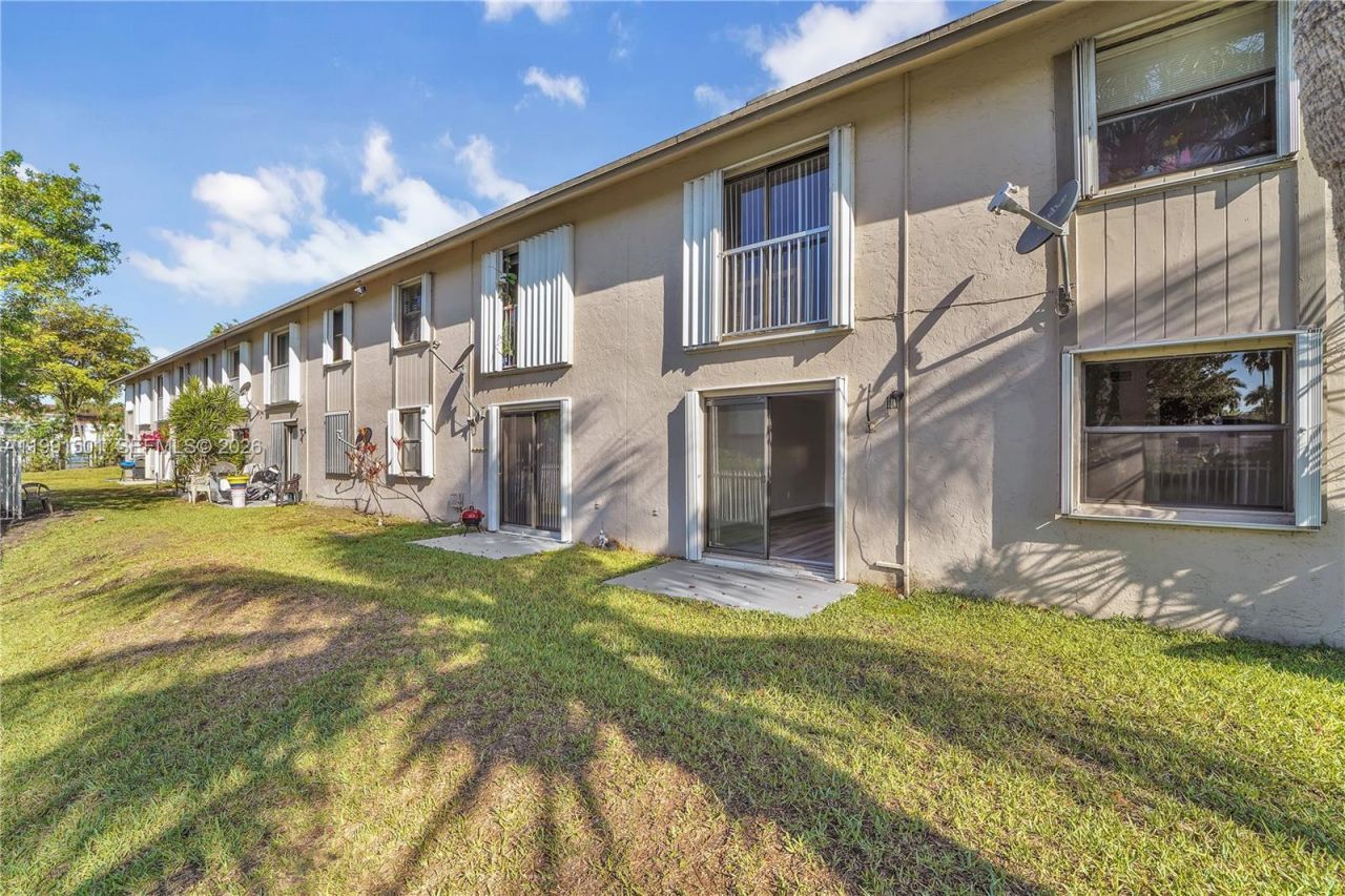 7668 SW 152nd Ave , Unit 2-107, Miami, FL 33193 Photo