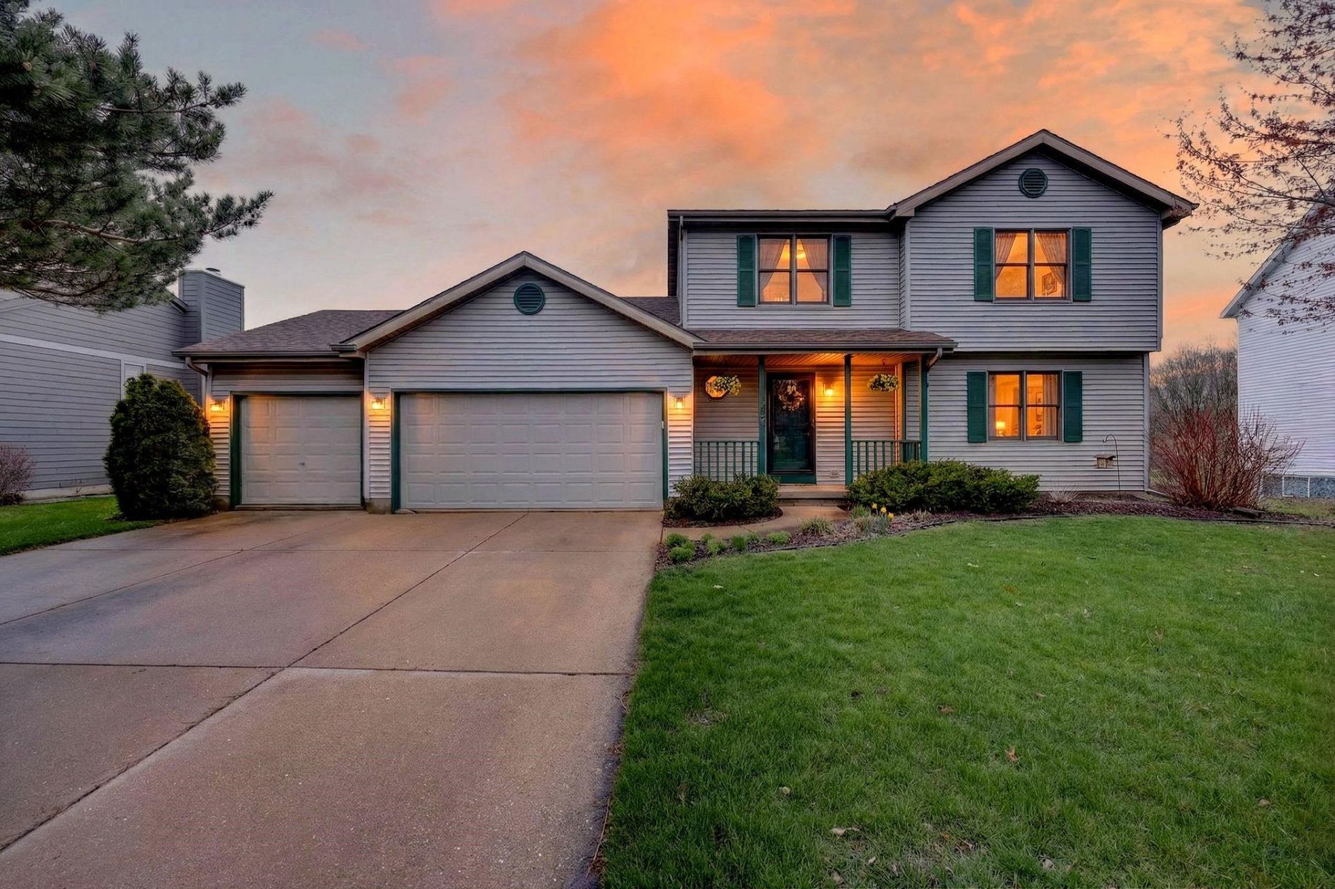 434 S Burr Oak Avenue, Oregon, WI 53575 Main Photo