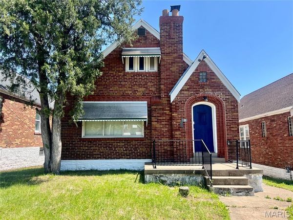 8636 Riverview Boulevard, St Louis, MO 63147