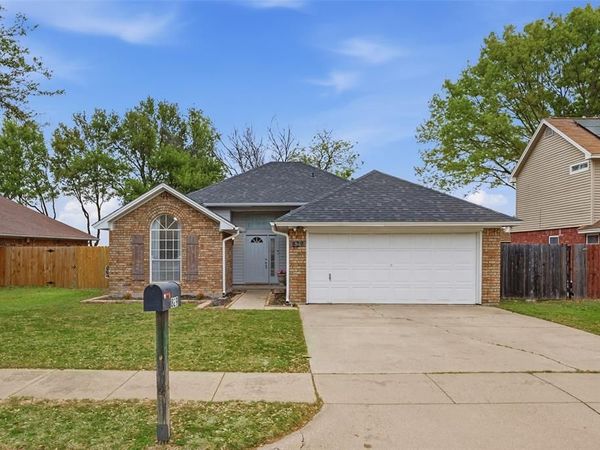 829 Parkwest Boulevard, Saginaw, TX 76179