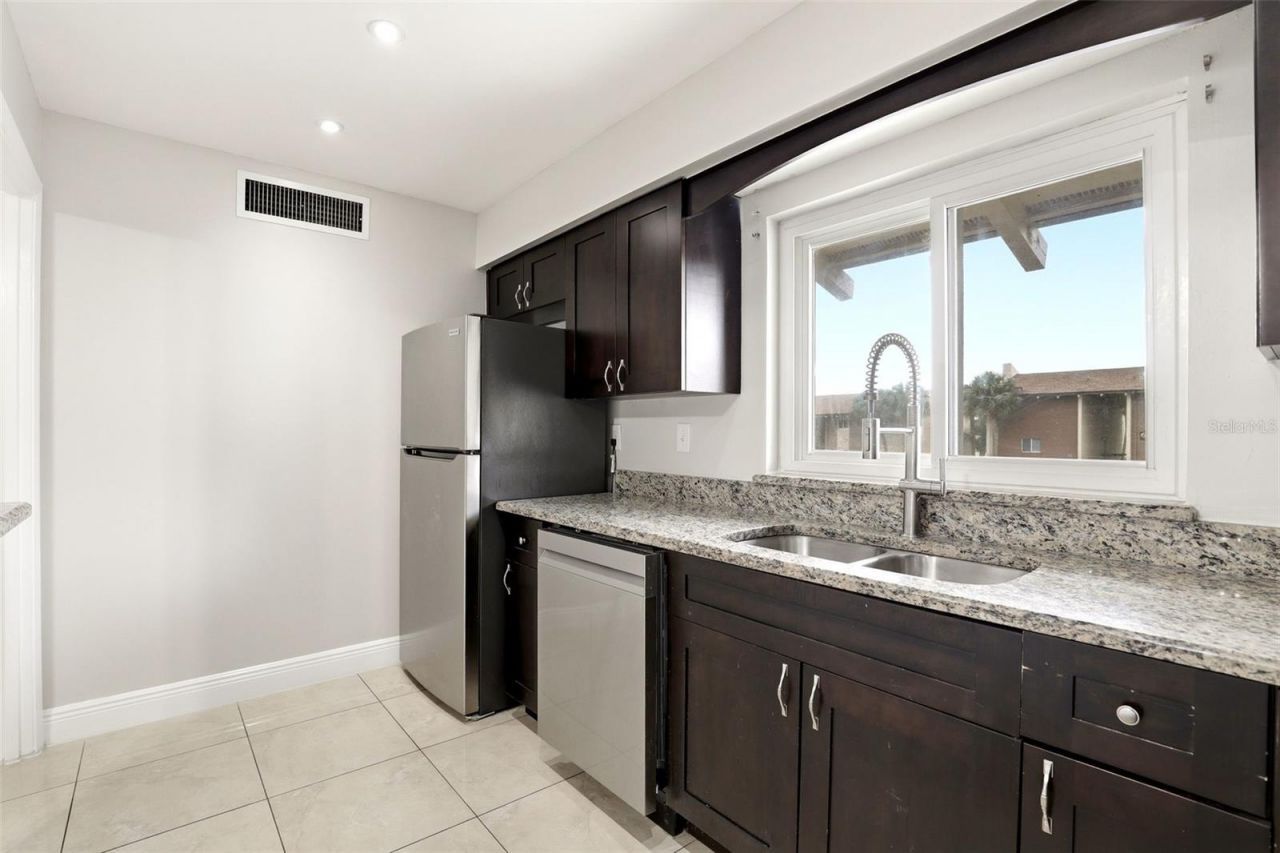 626 Orange Drive, Unit 243, Altamonte Springs, FL 32701 Photo