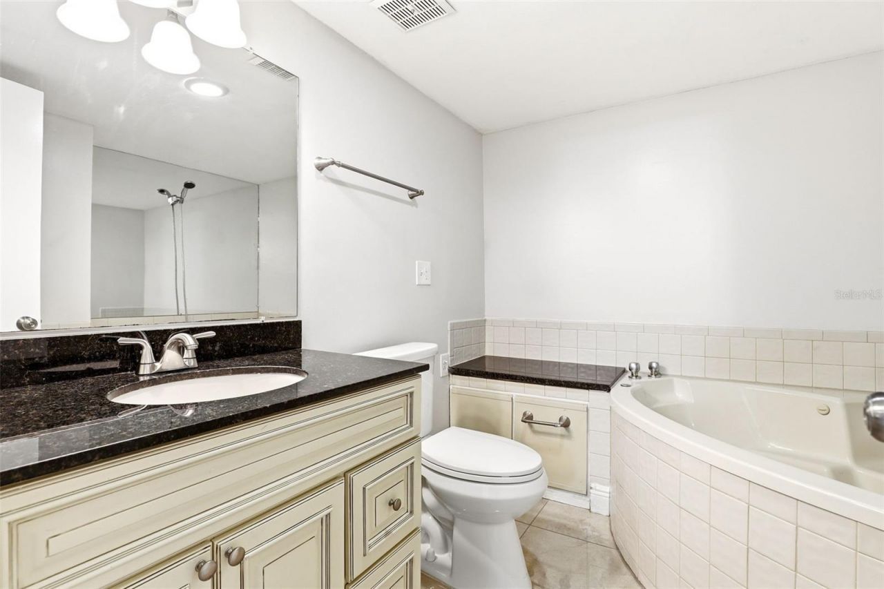 626 Orange Drive, Unit 243, Altamonte Springs, FL 32701 Photo