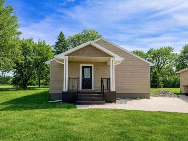 1270 S Frontier Dr S, Huron, SD 57350