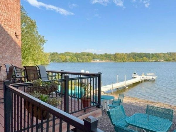 329 Geneva Avenue N, Unit 411, Oakdale, MN 55128