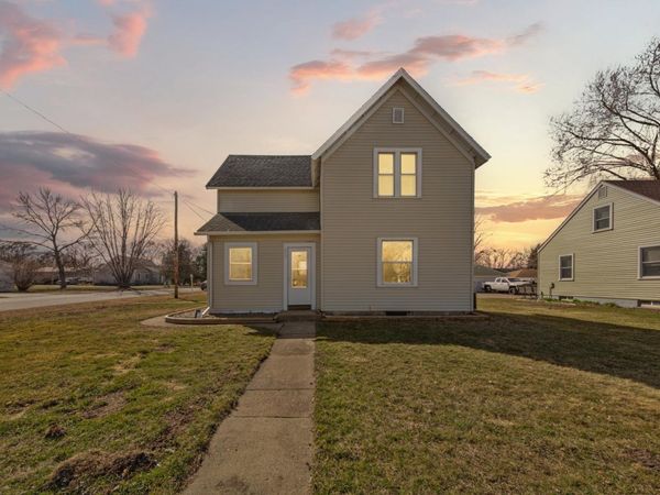 209 Division Street S, Morristown, MN 55052