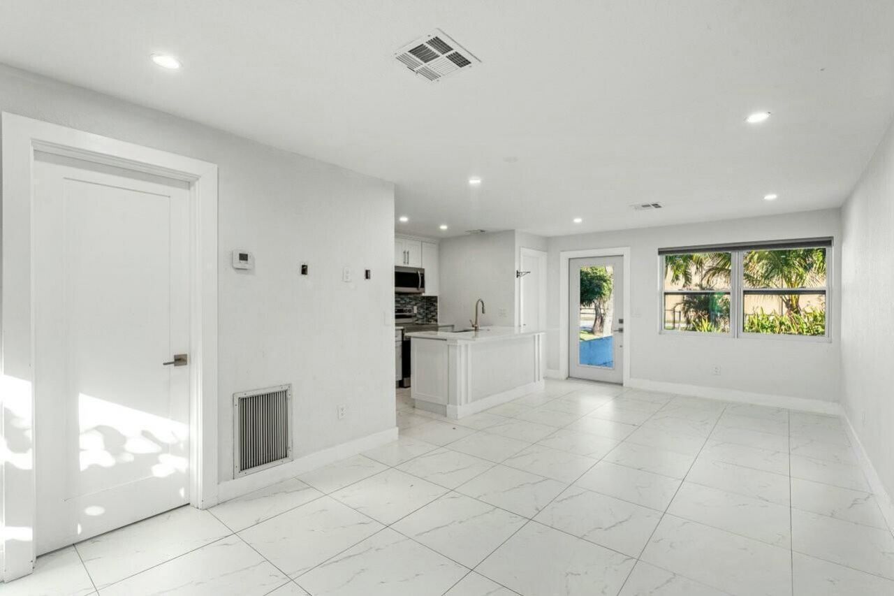 8719 40th Terrace N, Palm Beach Gardens, FL 33410 Photo