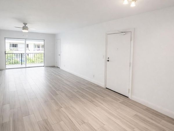 6521 Bay Club Drive, Unit 4, Fort Lauderdale, FL 33308