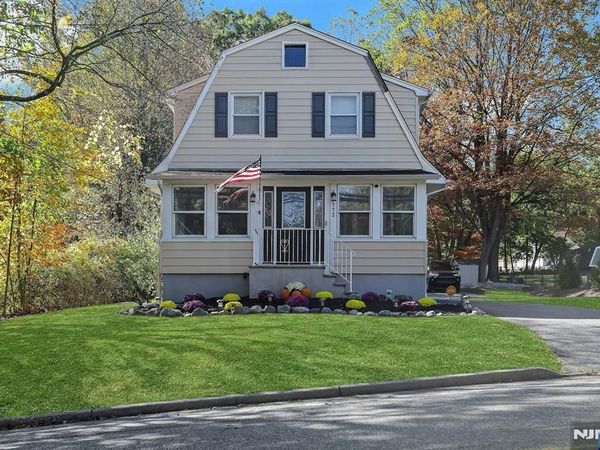 172 Yawpo Avenue, OAKLAND, NJ 07436