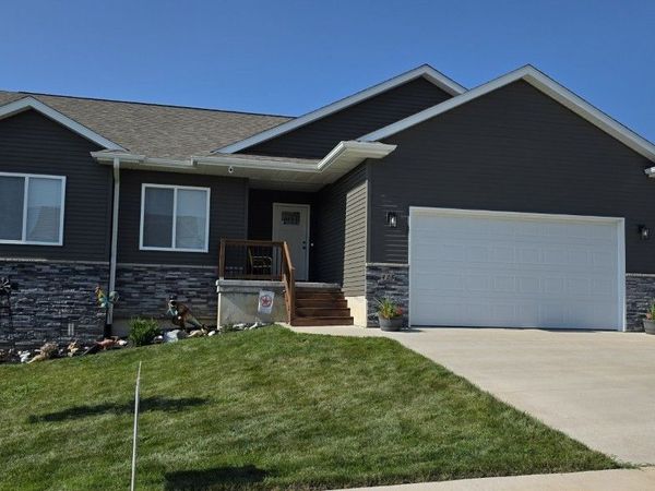 425 Galileo Drive, Riverside, IA 52327