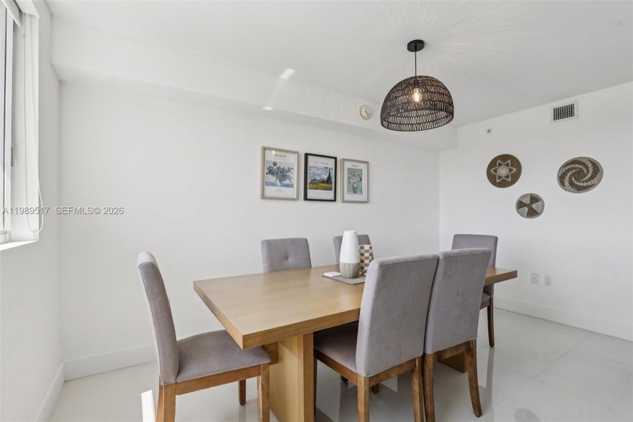 1100 100th St , Unit 703, Bay Harbor Islands, FL 33154 Photo