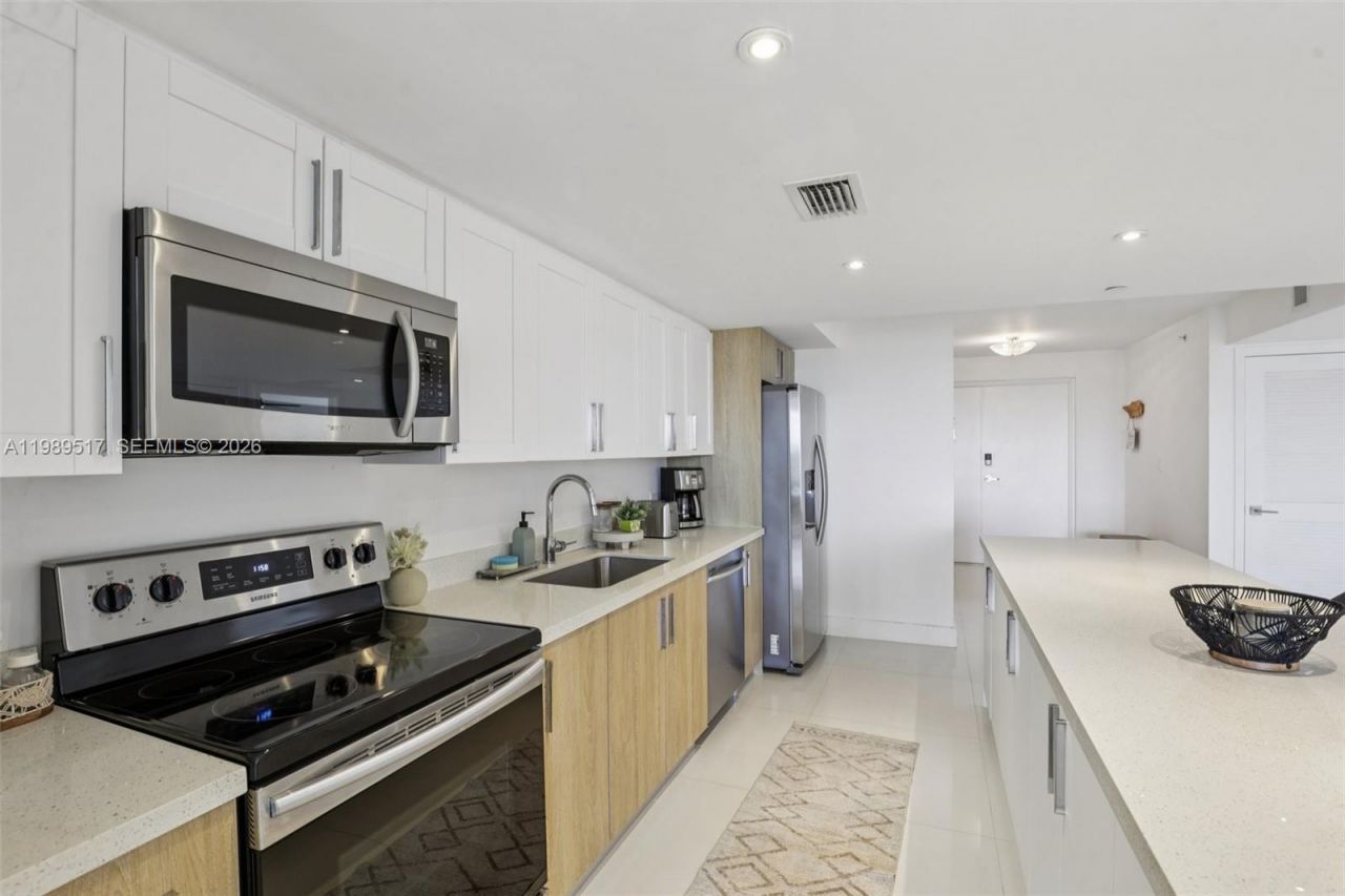 1100 100th St , Unit 703, Bay Harbor Islands, FL 33154 Photo