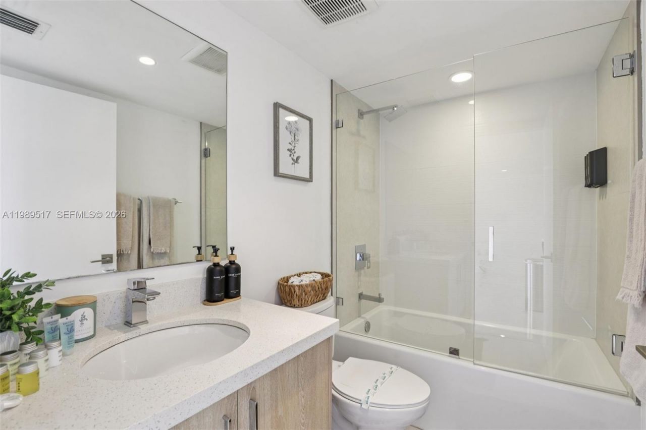 1100 100th St , Unit 703, Bay Harbor Islands, FL 33154 Photo