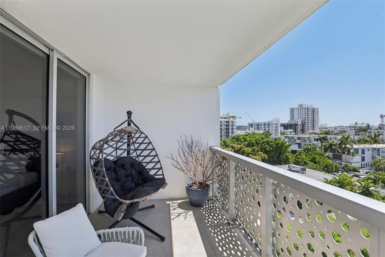 1100 100th St , Unit 703, Bay Harbor Islands, FL 33154 Photo