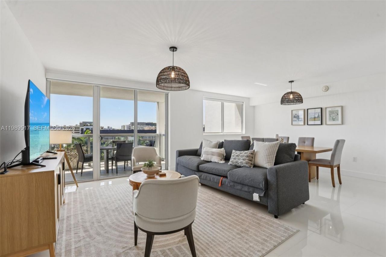 1100 100th St , Unit 703, Bay Harbor Islands, FL 33154 Photo