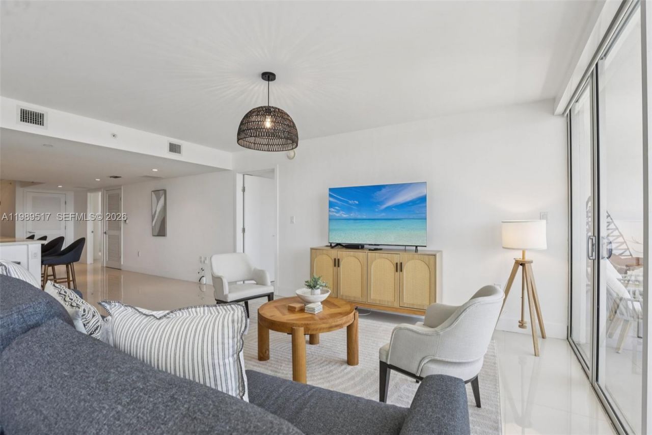 1100 100th St , Unit 703, Bay Harbor Islands, FL 33154 Photo