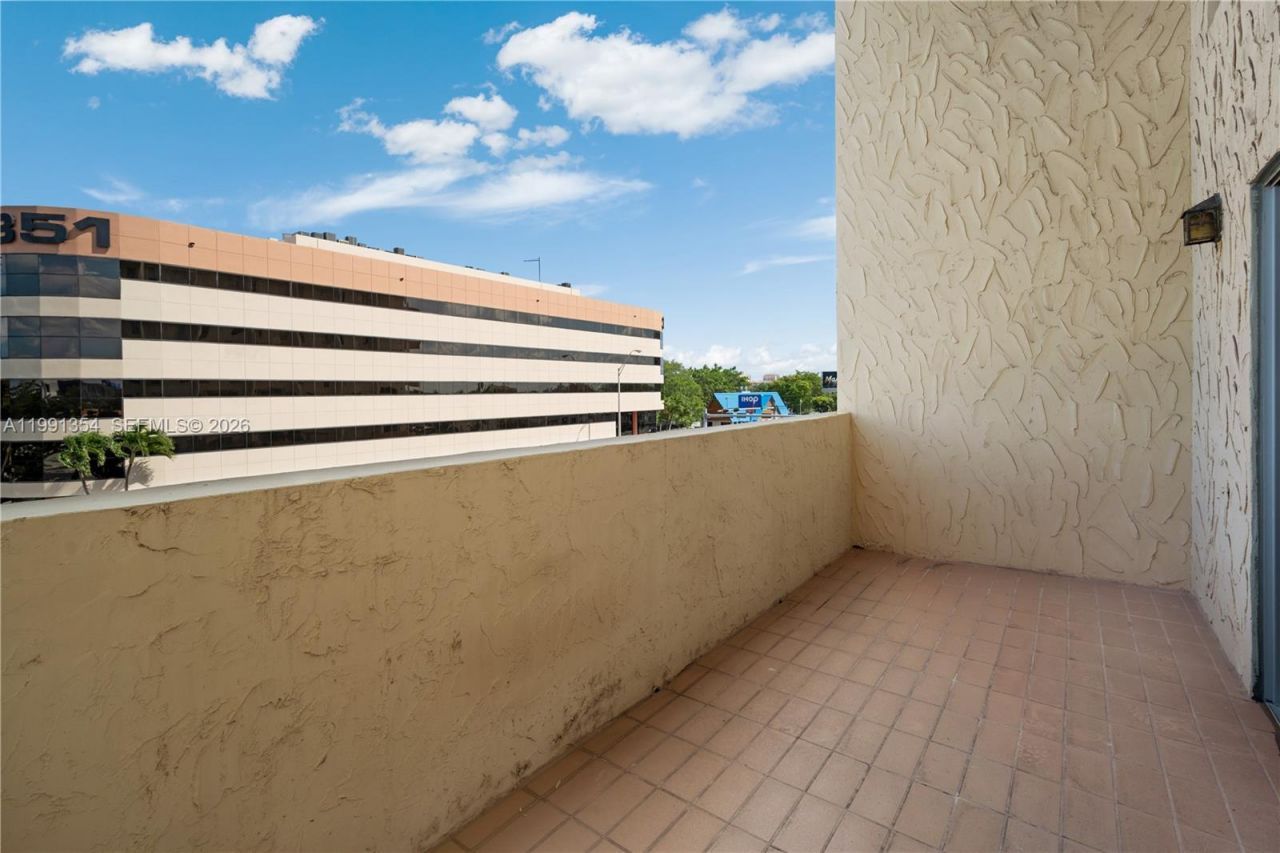 300 NW 42nd Ave , Unit 409, Miami, FL 33126 Photo