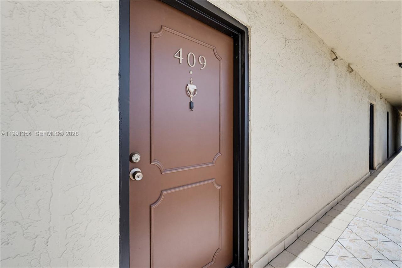 300 NW 42nd Ave , Unit 409, Miami, FL 33126 Photo
