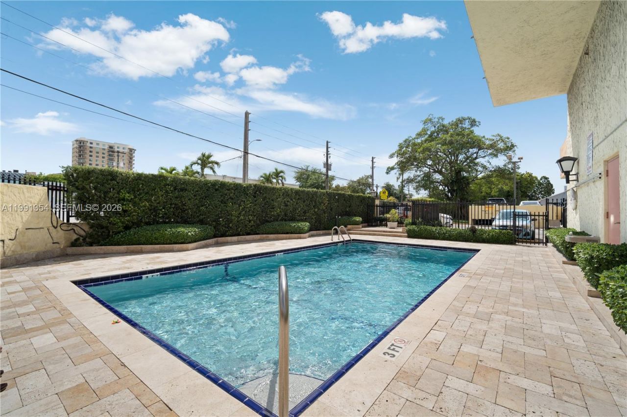 300 NW 42nd Ave , Unit 409, Miami, FL 33126 Photo