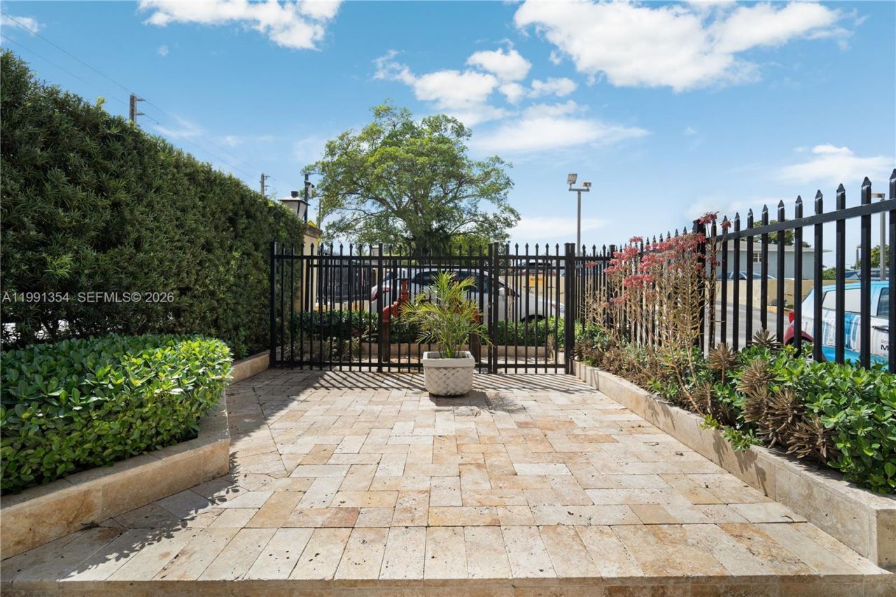 300 NW 42nd Ave , Unit 409, Miami, FL 33126 Photo