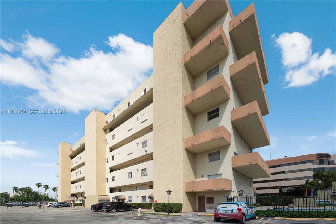 300 NW 42nd Ave , Unit 409, Miami, FL 33126 Photo