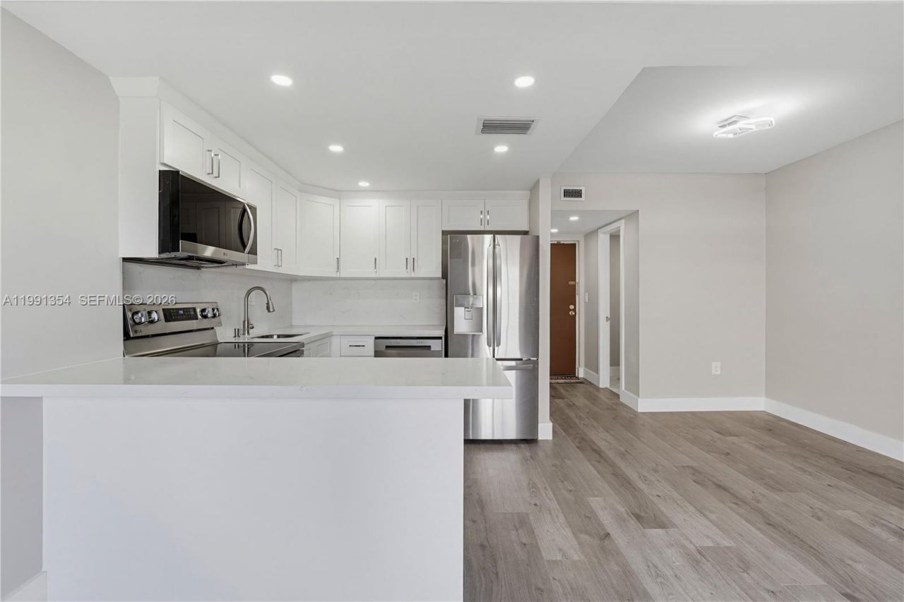 300 NW 42nd Ave , Unit 409, Miami, FL 33126 Photo