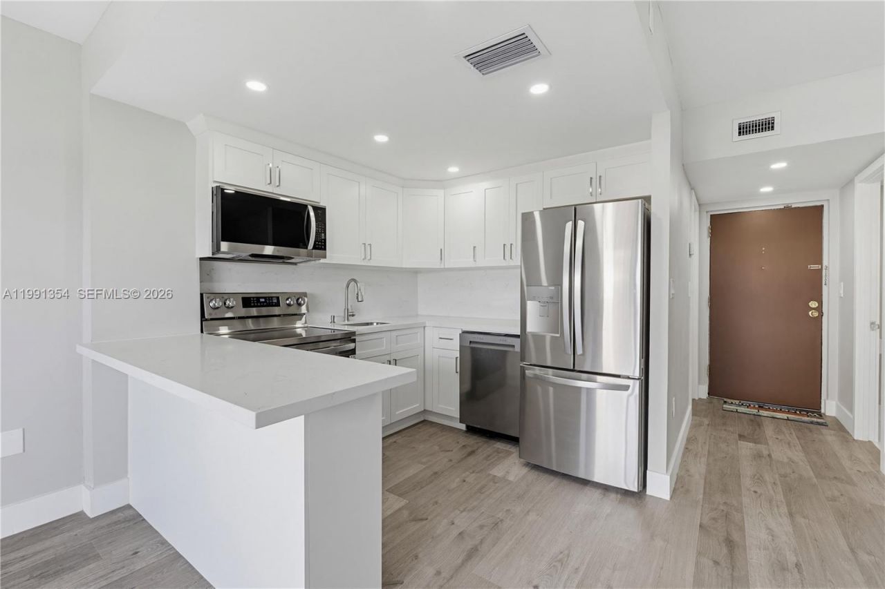 300 NW 42nd Ave , Unit 409, Miami, FL 33126 Photo