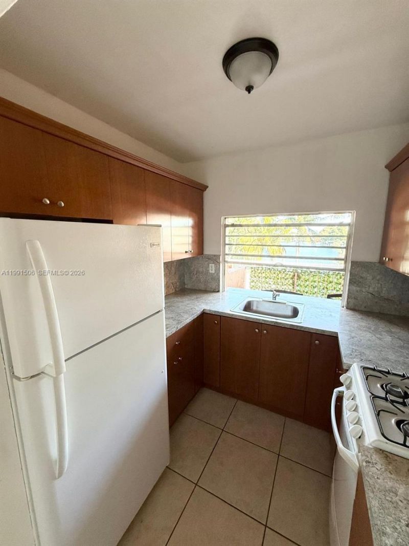 6850 W 14th Ct , Unit A21, Hialeah, FL 33014 Photo