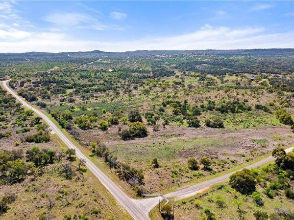 9580 Smith West Ranch Road , Round Mountain, TX 78663