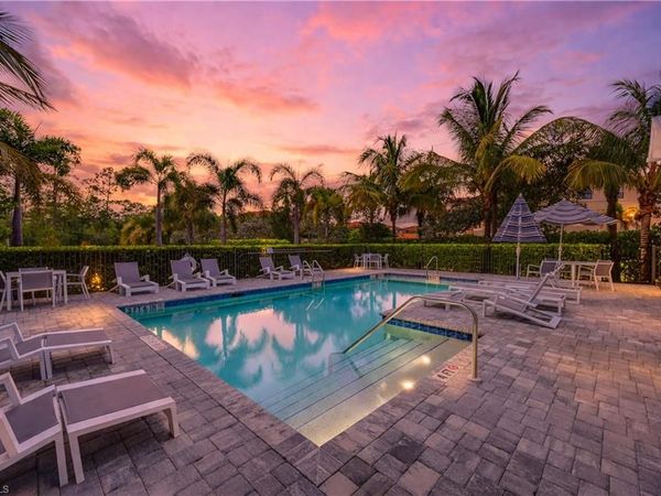 13058 Pembroke DR , NAPLES, FL 34105