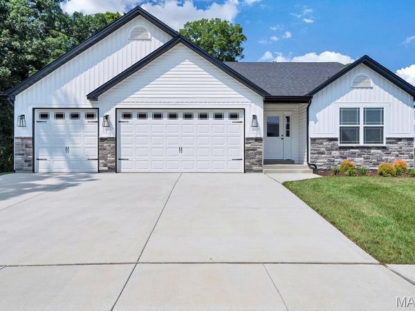 106 timber wind Drive , Wentzville, MO 63385