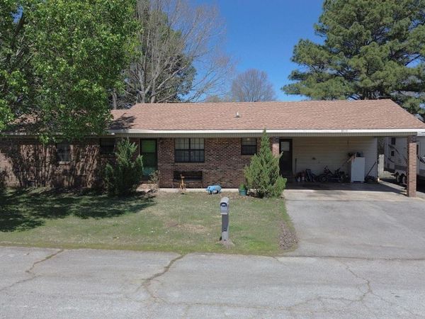 5419 Gene St , Paragould, AR 72450